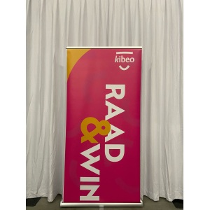 Raad & win Roll-up banner